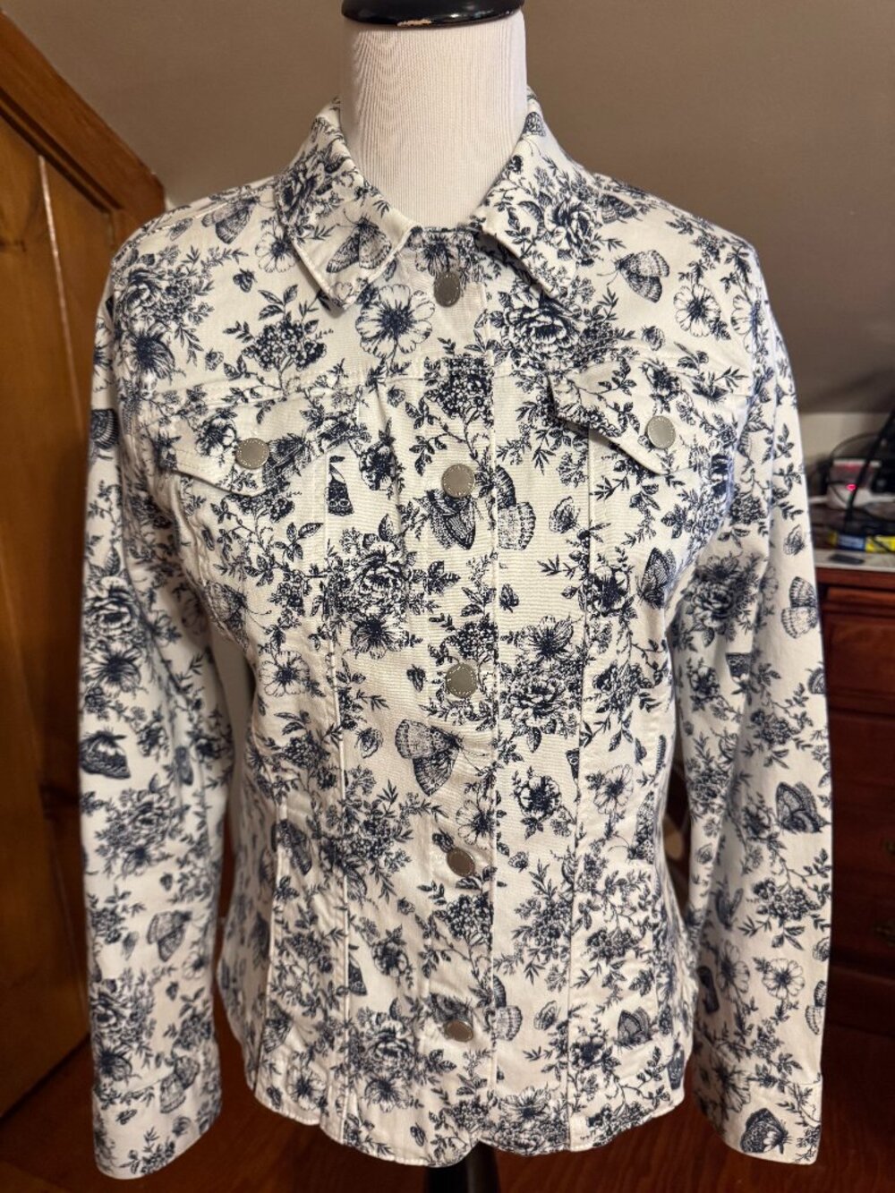 Charter Club Bristol 2-piece Denim Set: Jacket (Sz L) & Crops (Sz 10)-Nvy & Wht
